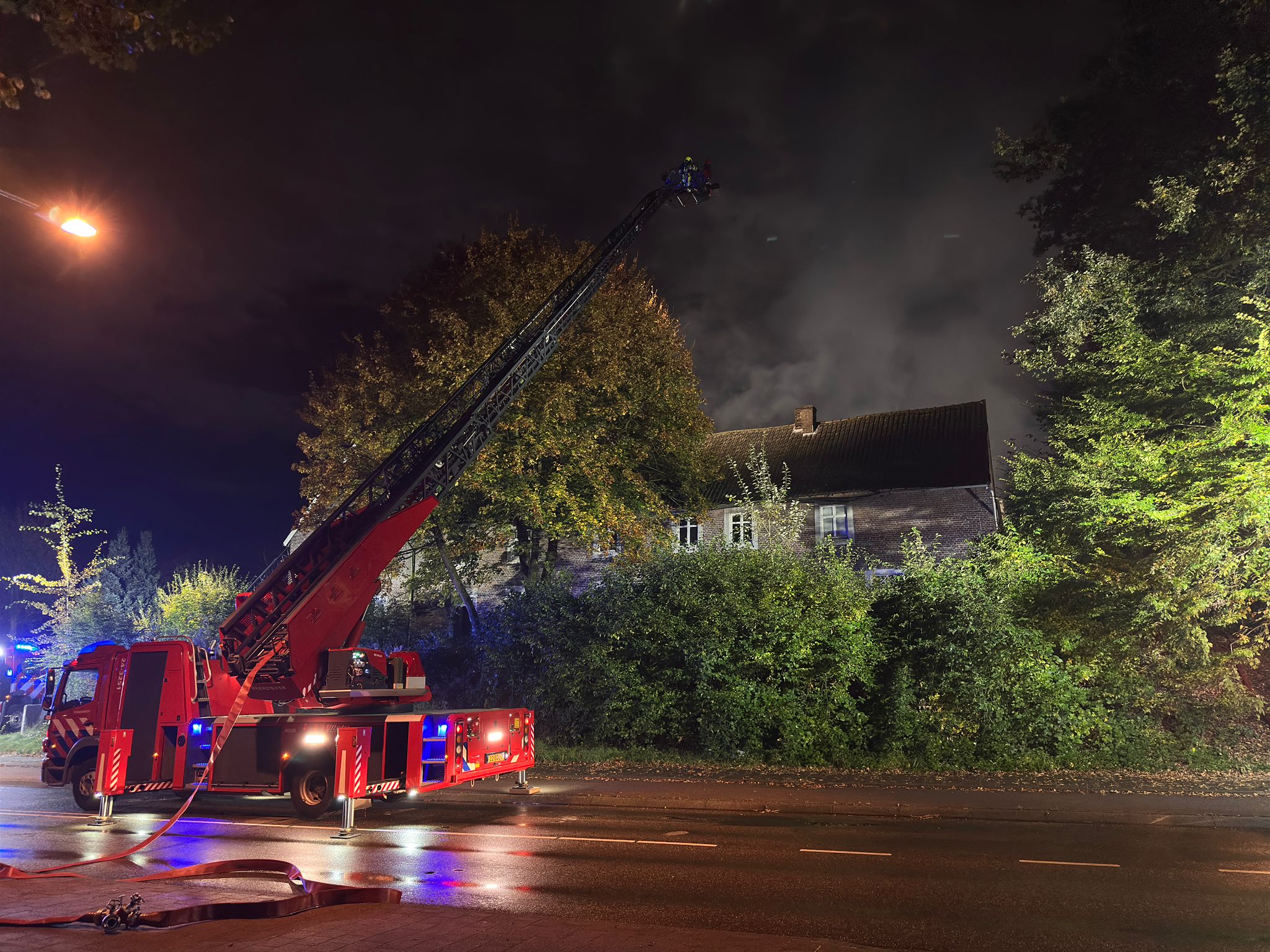 Zeer grote brand in voormalige steenhouwerij