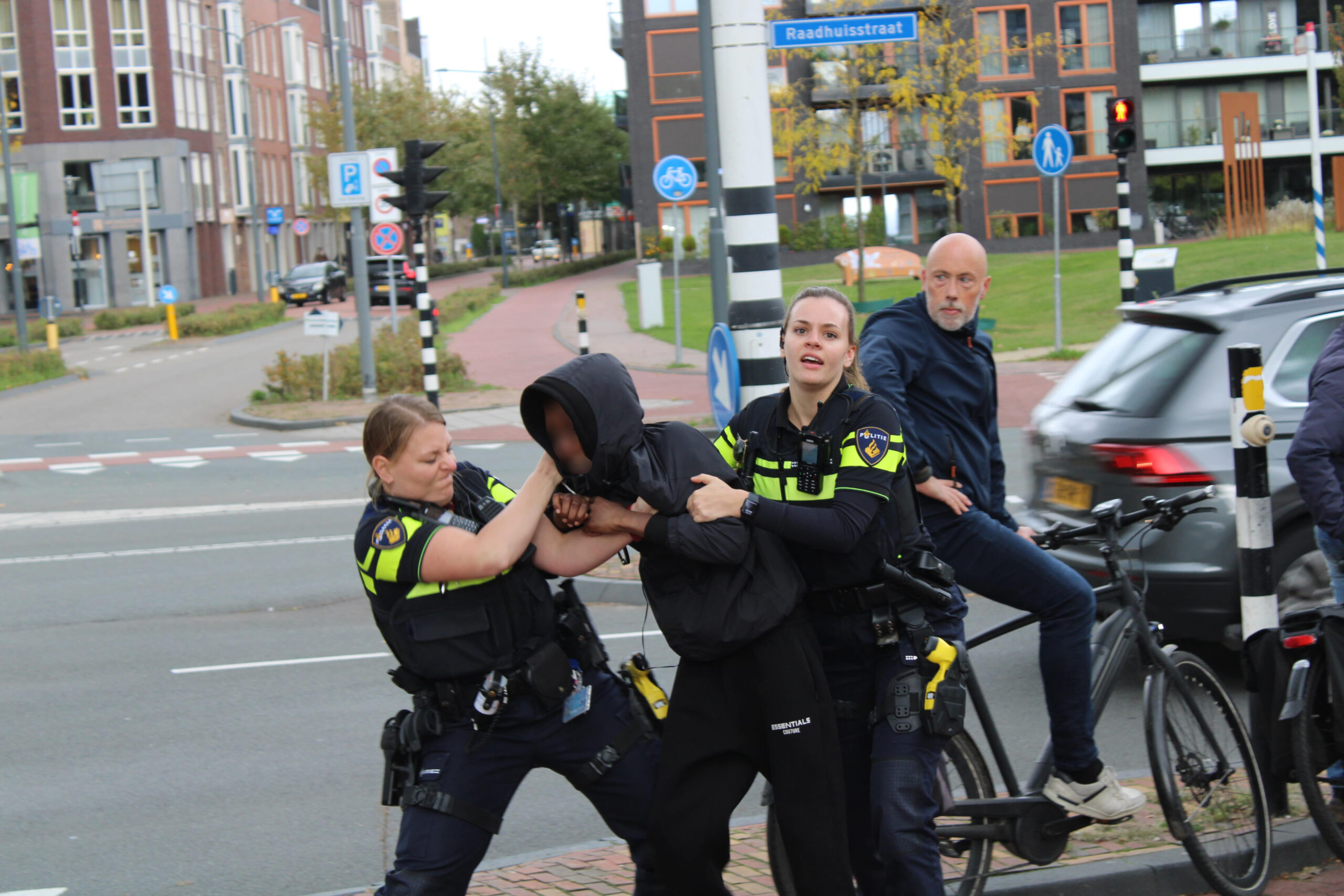 Fietser en fatbiker krijgen ruzie, jongen aangehouden