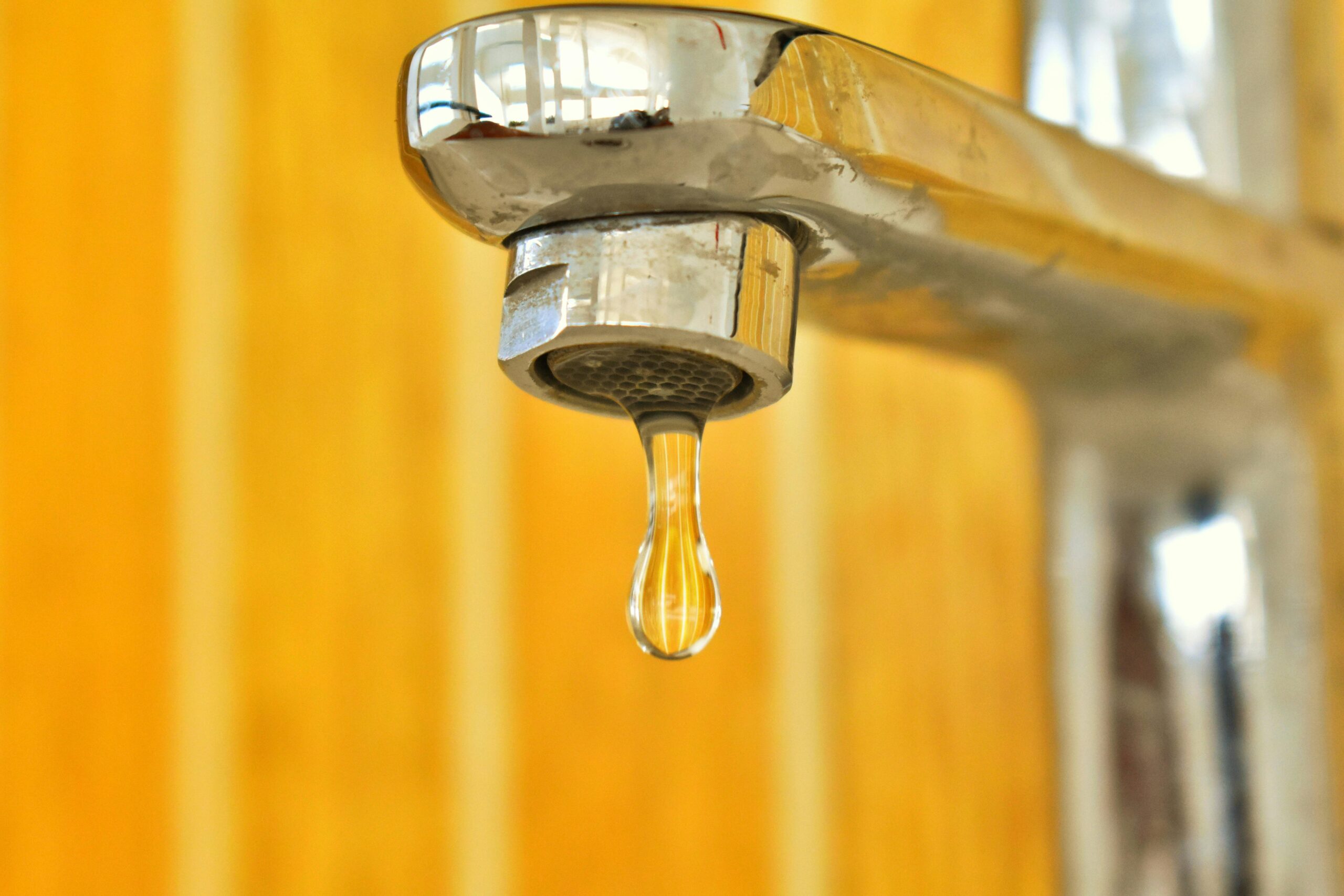 Op nieuwe plek poepbacterie gevonden in drinkwater, advies om water te koken