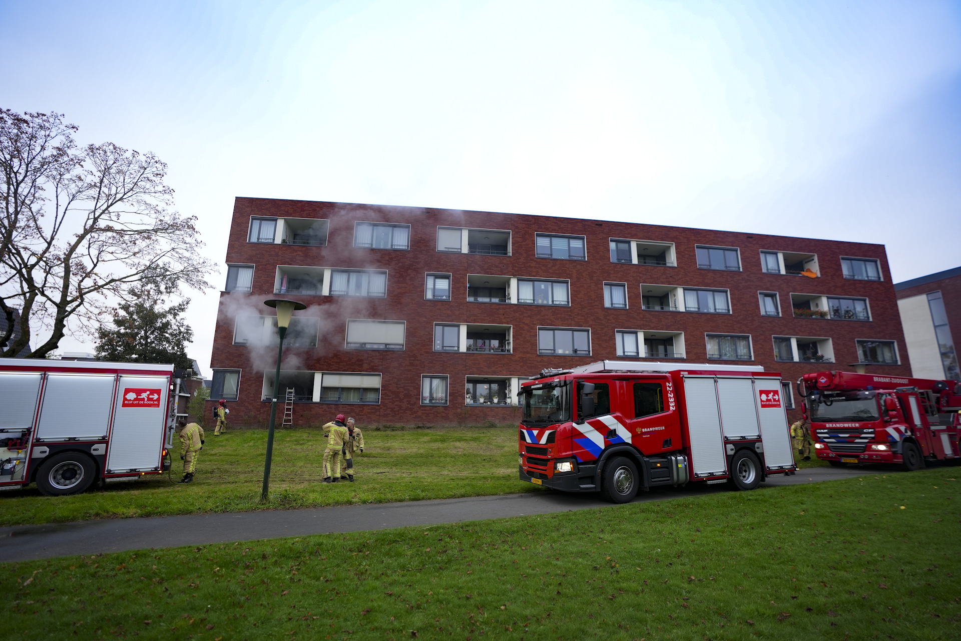 Dode gevonden in portiek in Tilburg - 112 Nederland