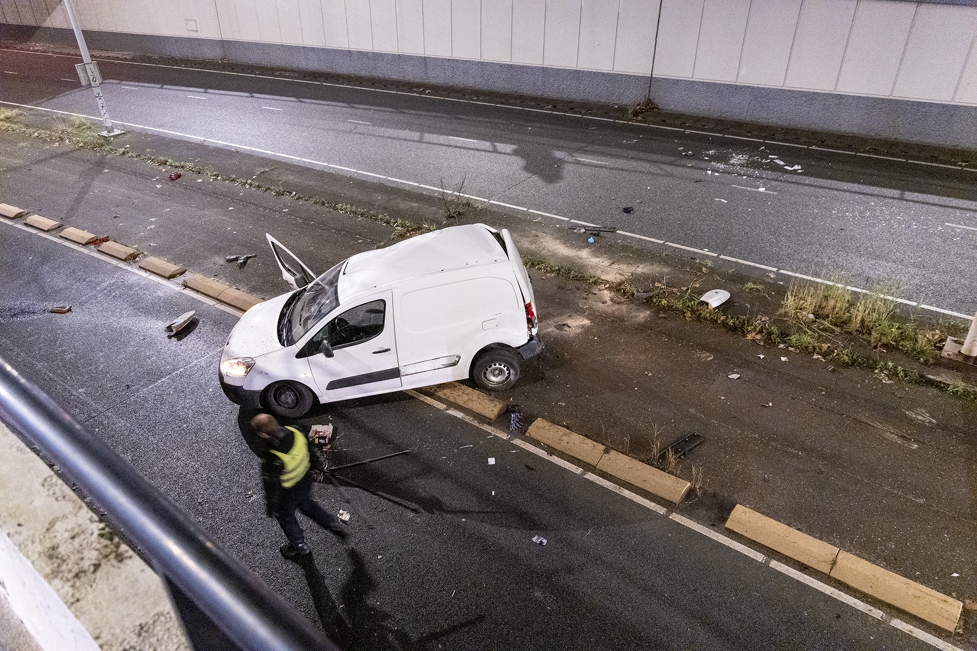 Ernstig gewonden bij eenzijdig ongeval op de Mauritskade in Amsterdam - 112 Nederland