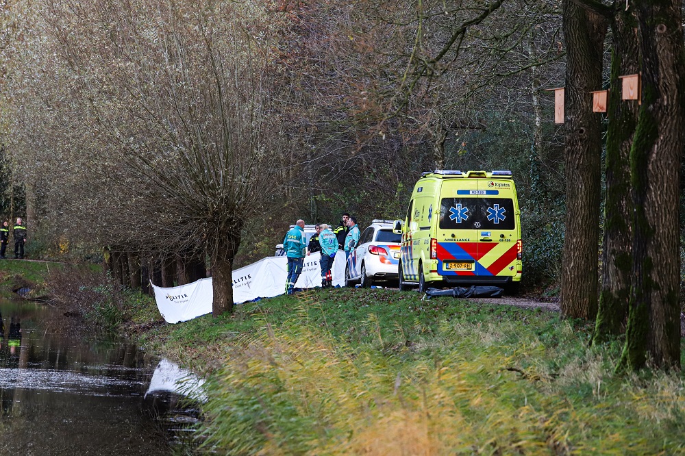 Overleden persoon aangetroffen in het water