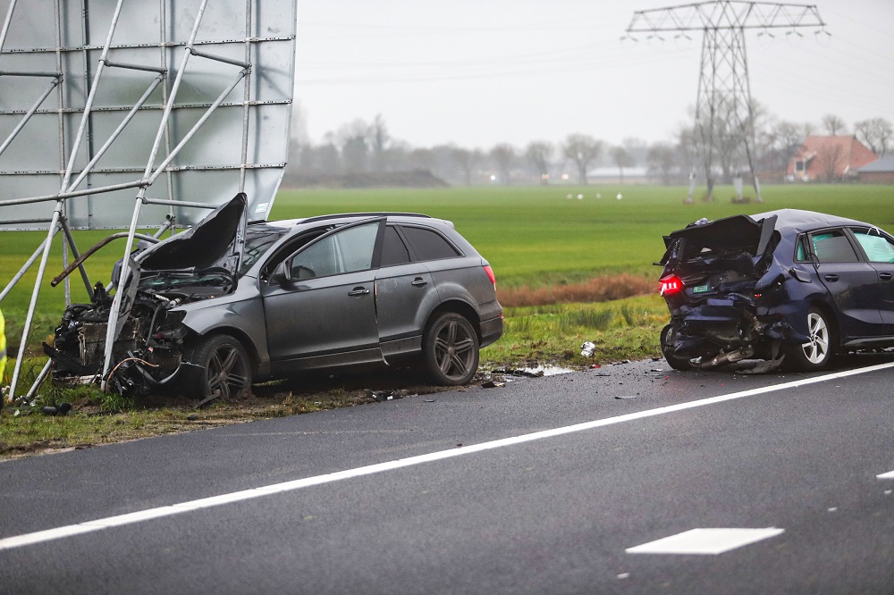Meerdere boetes uitgedeeld tijdens ernstig ongeval waarbij snelweg dicht zat