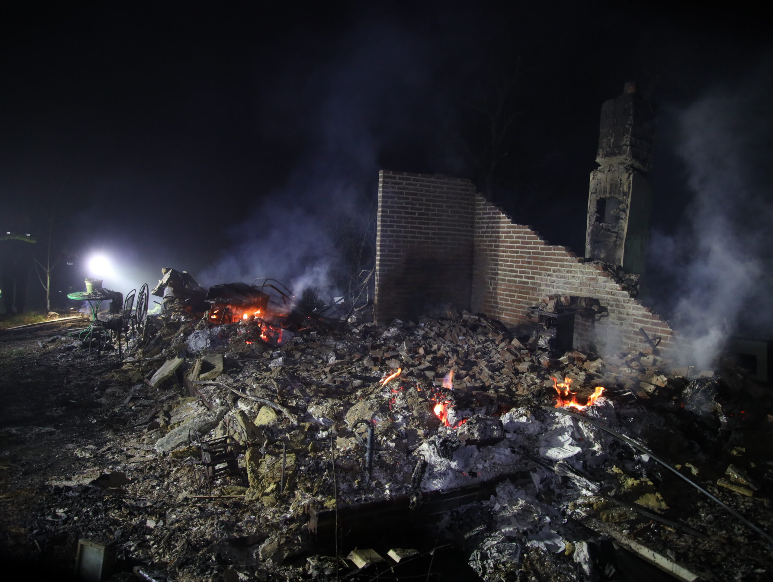UPDATE: Woning verwoest door brand, geen sprake van ontploffing