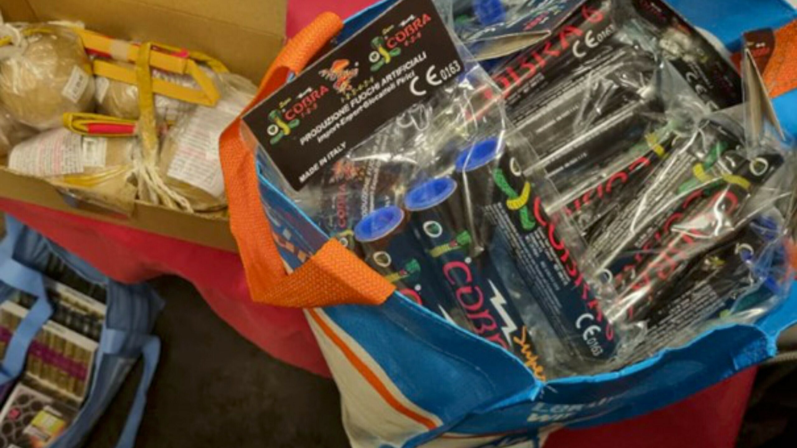 Brugklasser met Cobra 6 zet politie op spoor van kilo’s illegaal vuurwerk en wapens