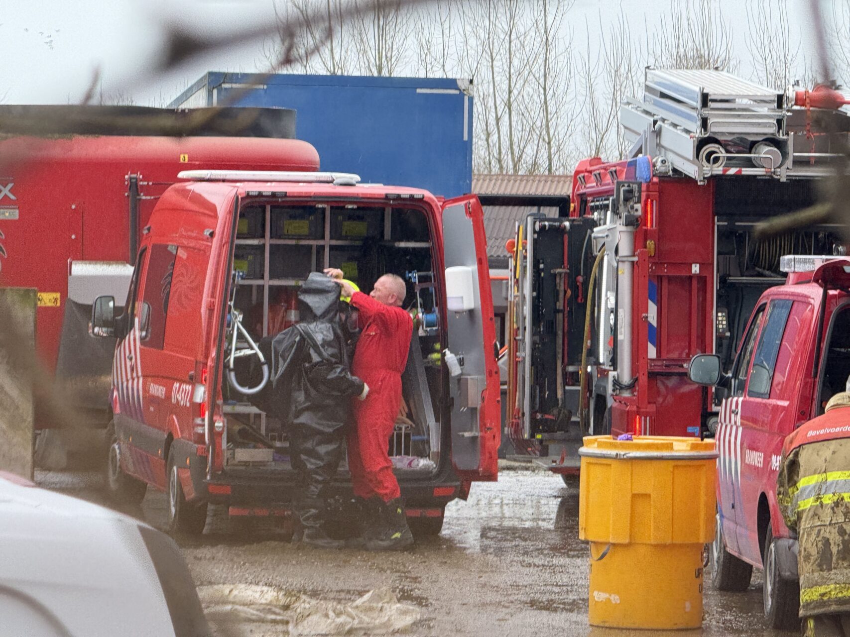 Vloer van koeienstal ingezakt