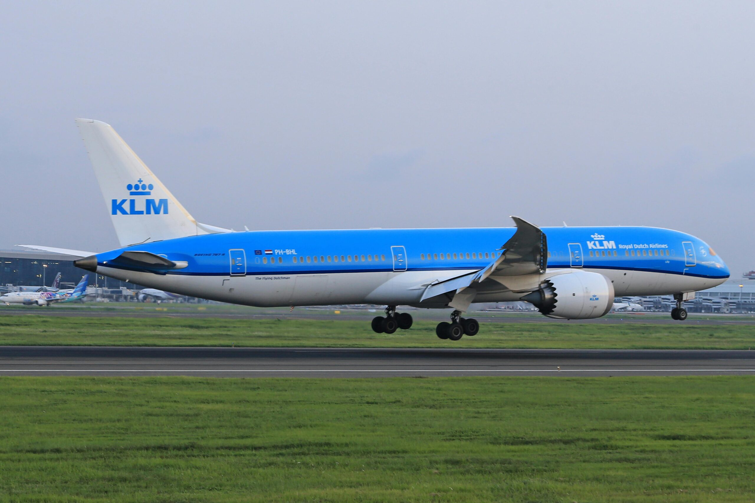 Twee KLM-toestellen botsen op Schiphol