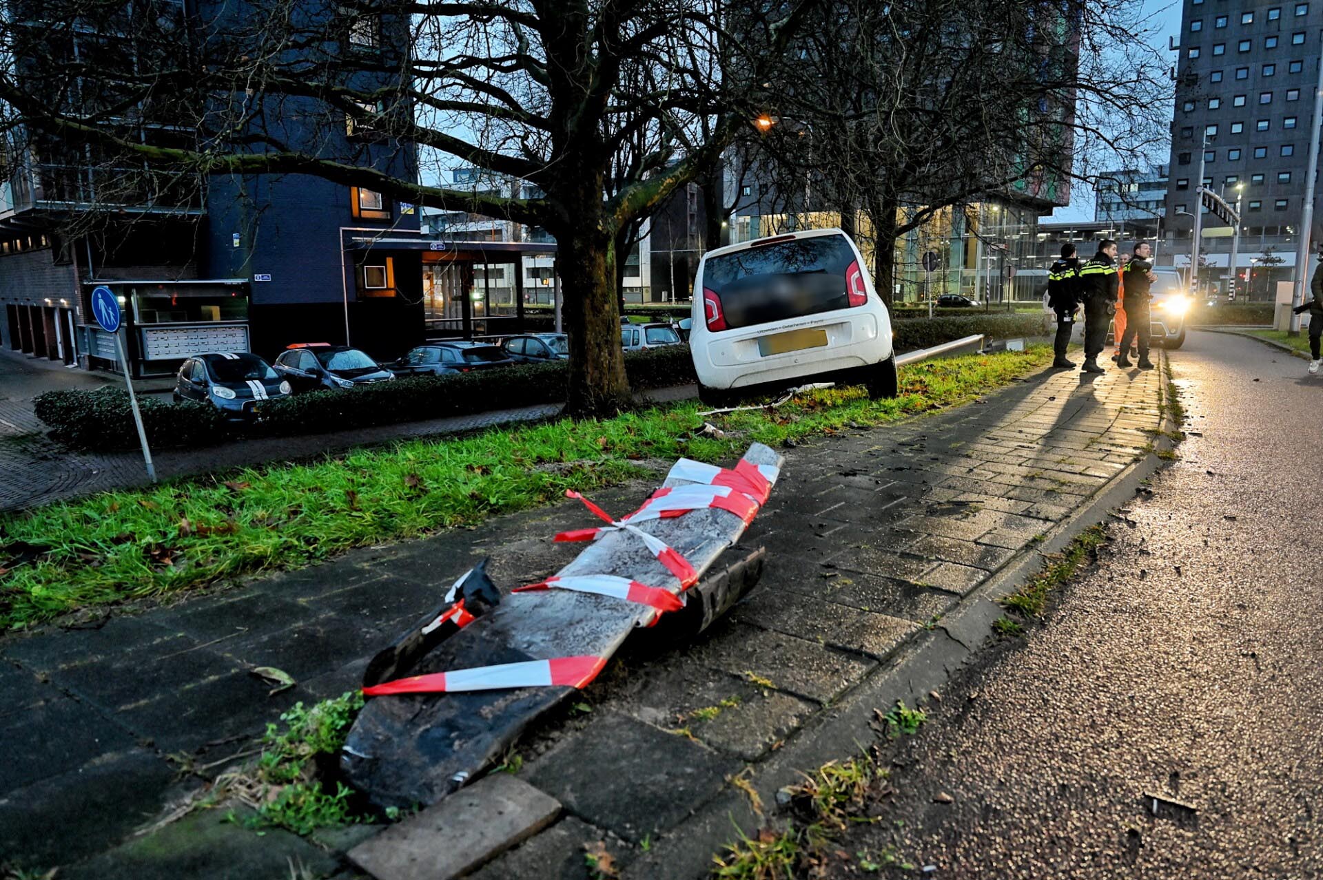 21-jarig slachtoffer van schietincident Rivierenbuurt overleden - 112 Nederland