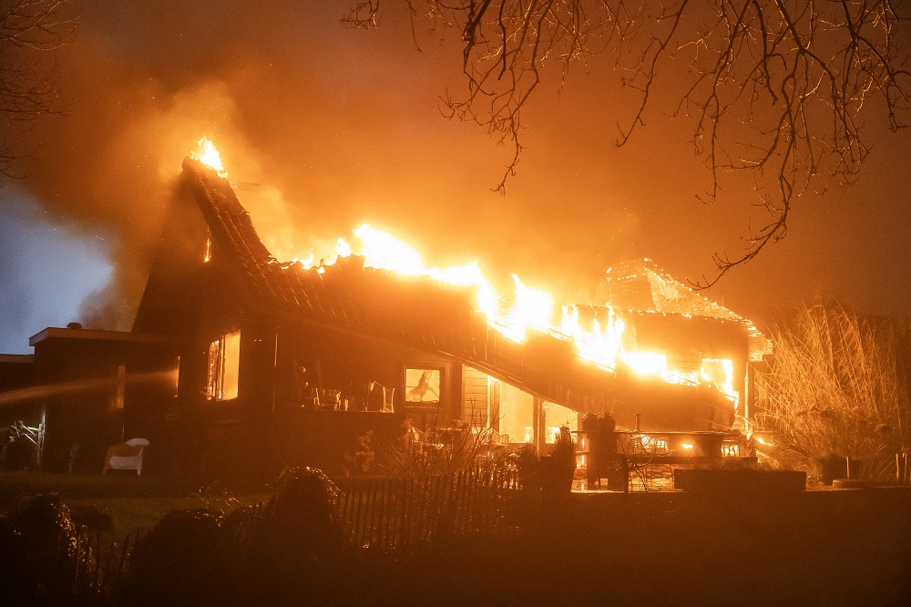Woning in de as gelegd bij verwoestende brand