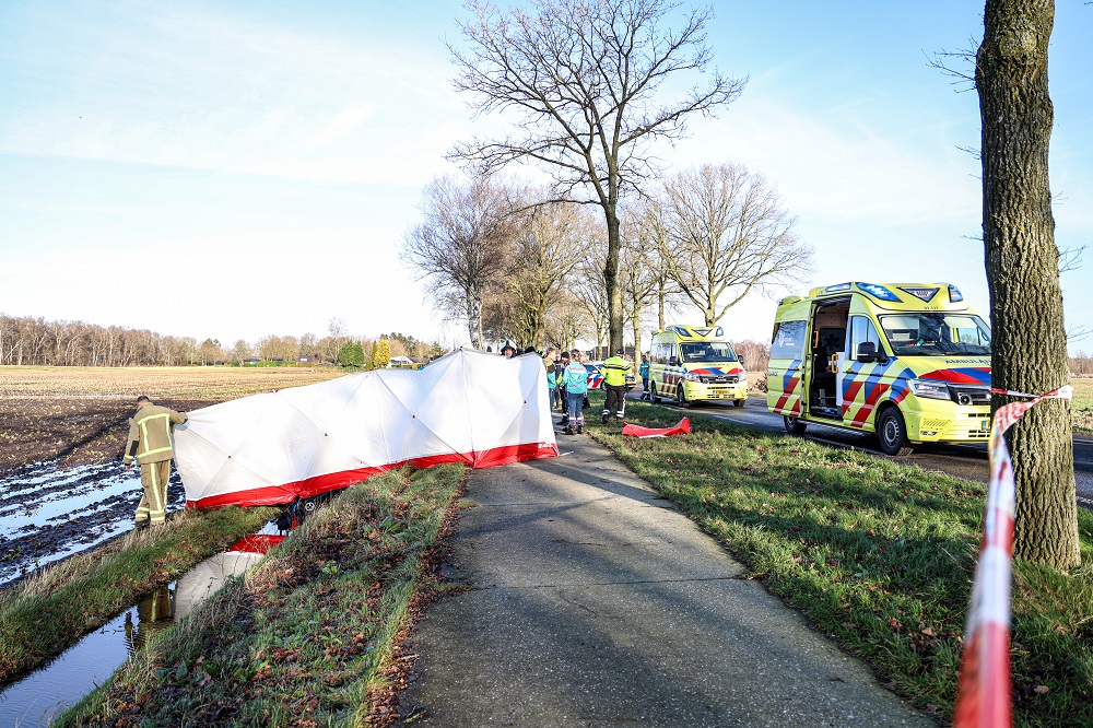 Scootmobieler overleden na val in sloot