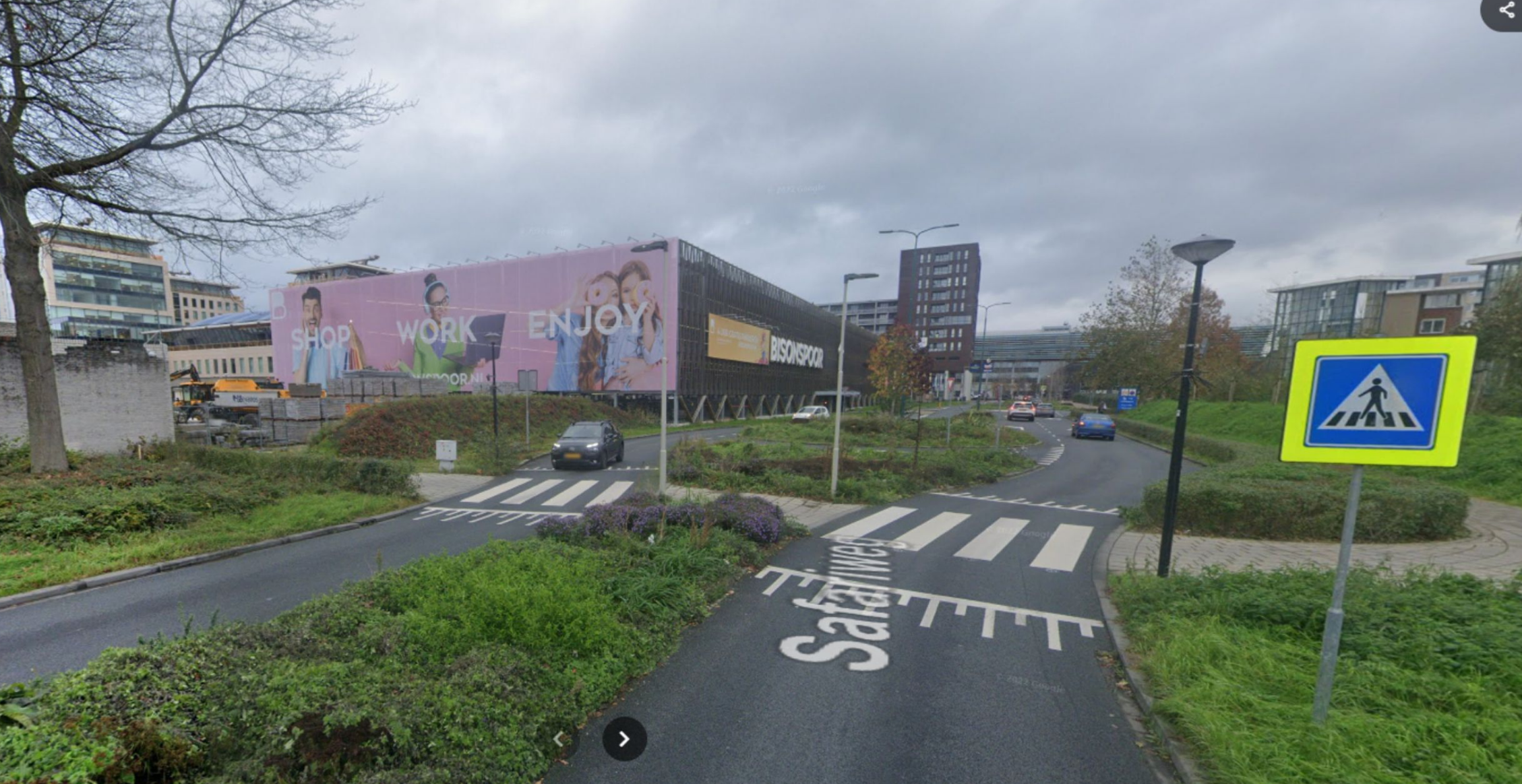 80-jarige vrouw aangereden op zebrapad, automobilist rijdt door