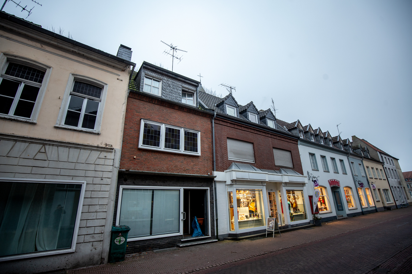 7 maanden oud meisje komt om na brand net over de grens