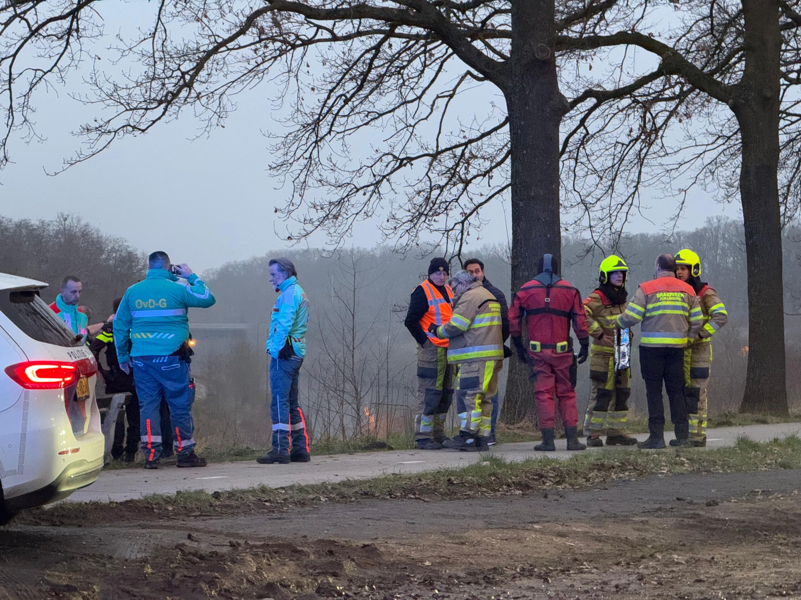 Grote zoekactie naar mogelijk vermiste vrouw en honden in het water