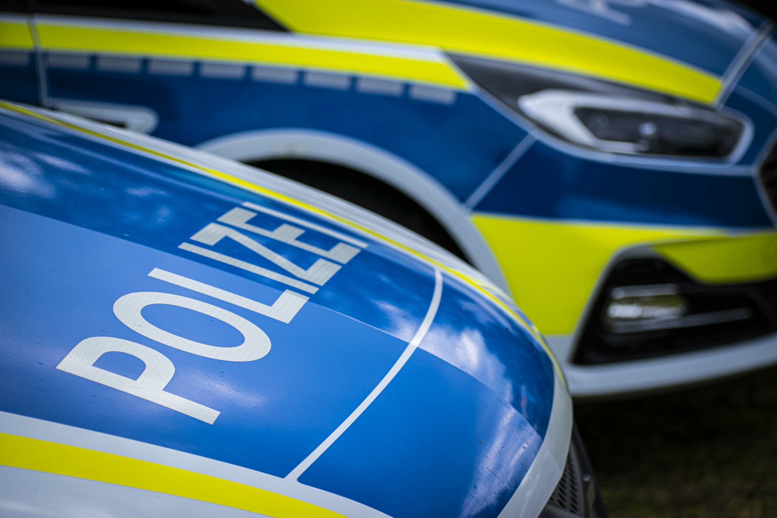 Vrouw (88) overlijdt bij botsing tussen trein en ambulance