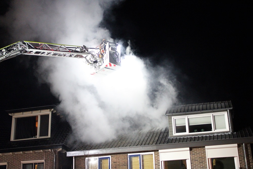 Grote brand verwoest rijtjeswoning