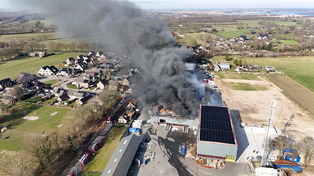 Zeer grote brand bij Pijpleidingbedrijf