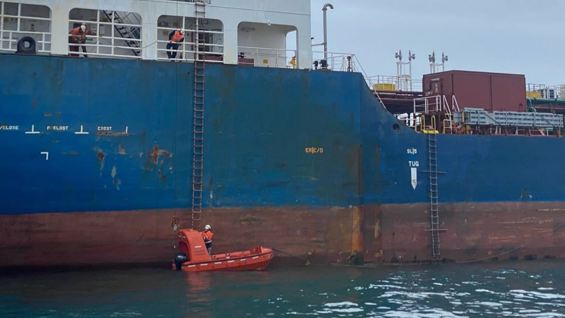 Bootje raakt stuurloos op Noordzee tijdens oefening