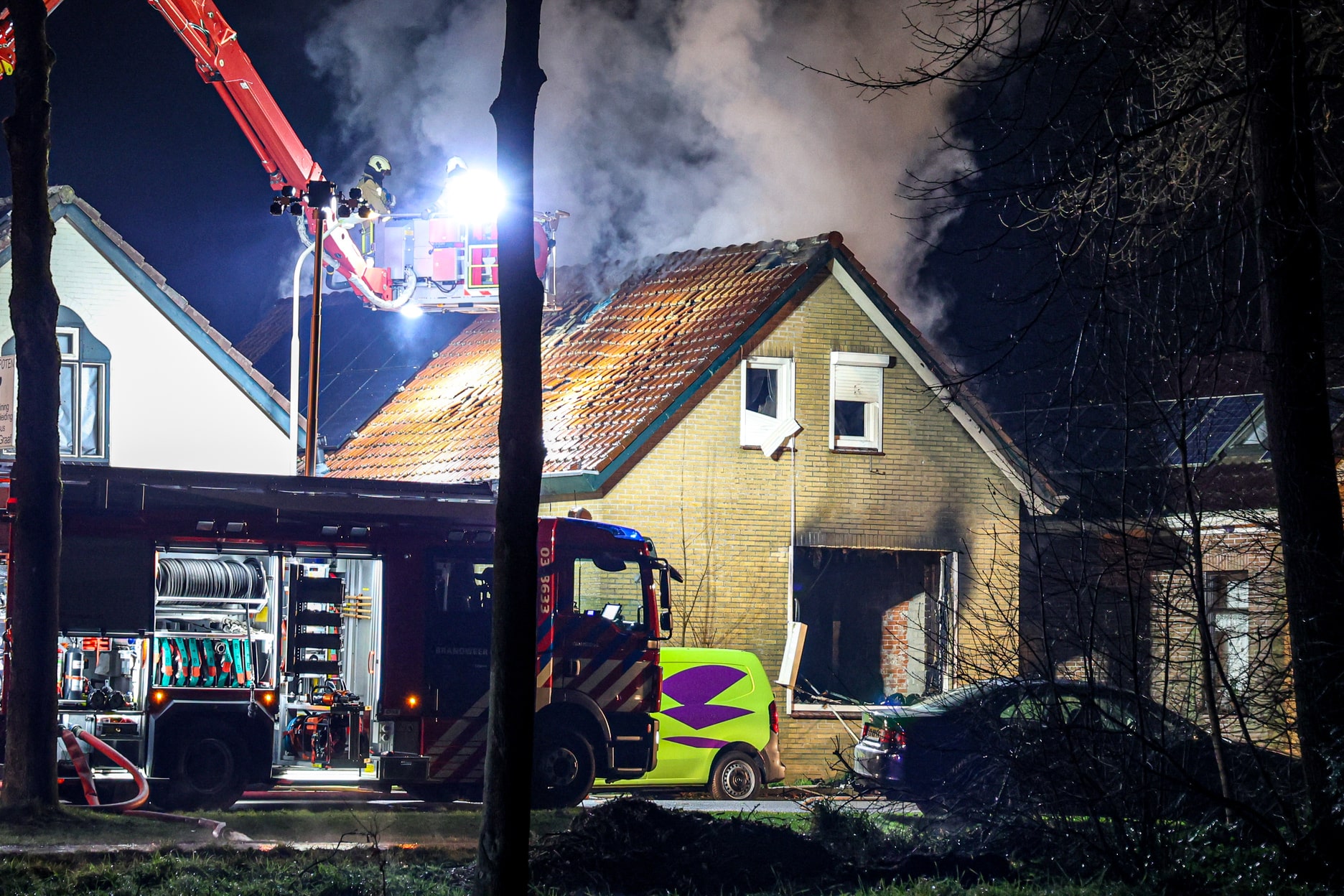 UPDATE: Dode bij grote brand na explosie