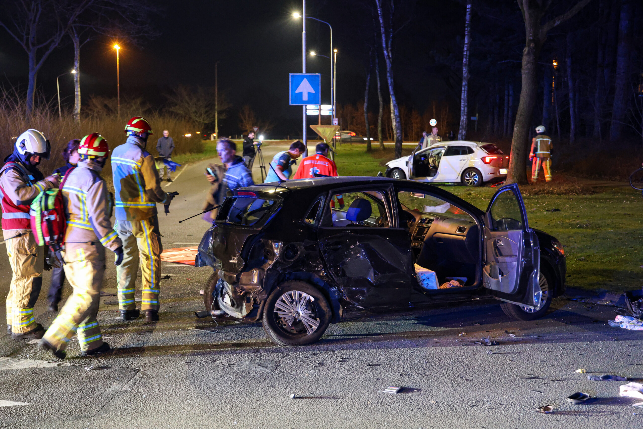 Bestuurder aangehouden na ongeval waarbij auto over de kop slaat