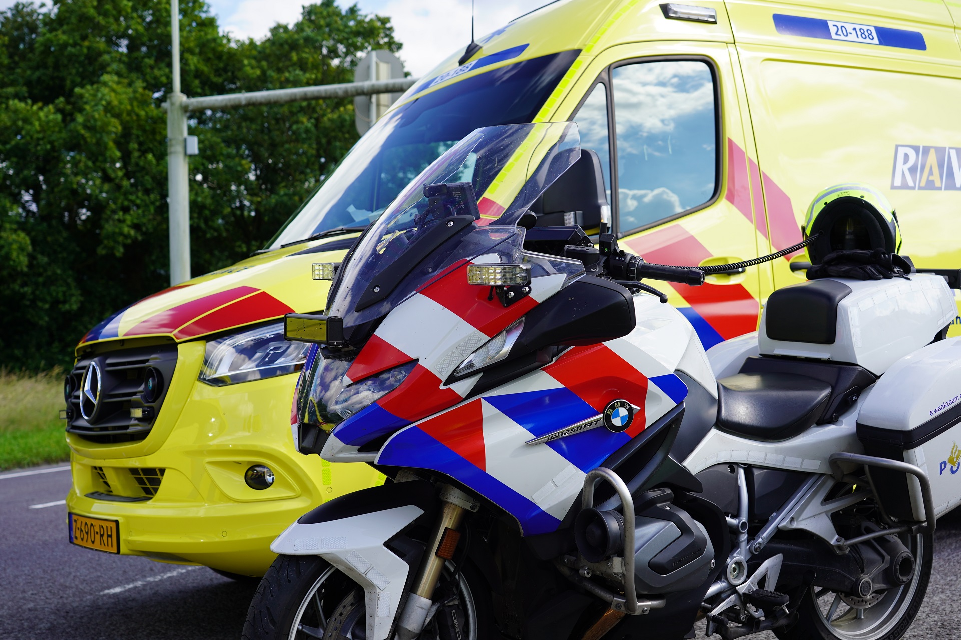 Motoragent aangereden bij verkeerscontrole