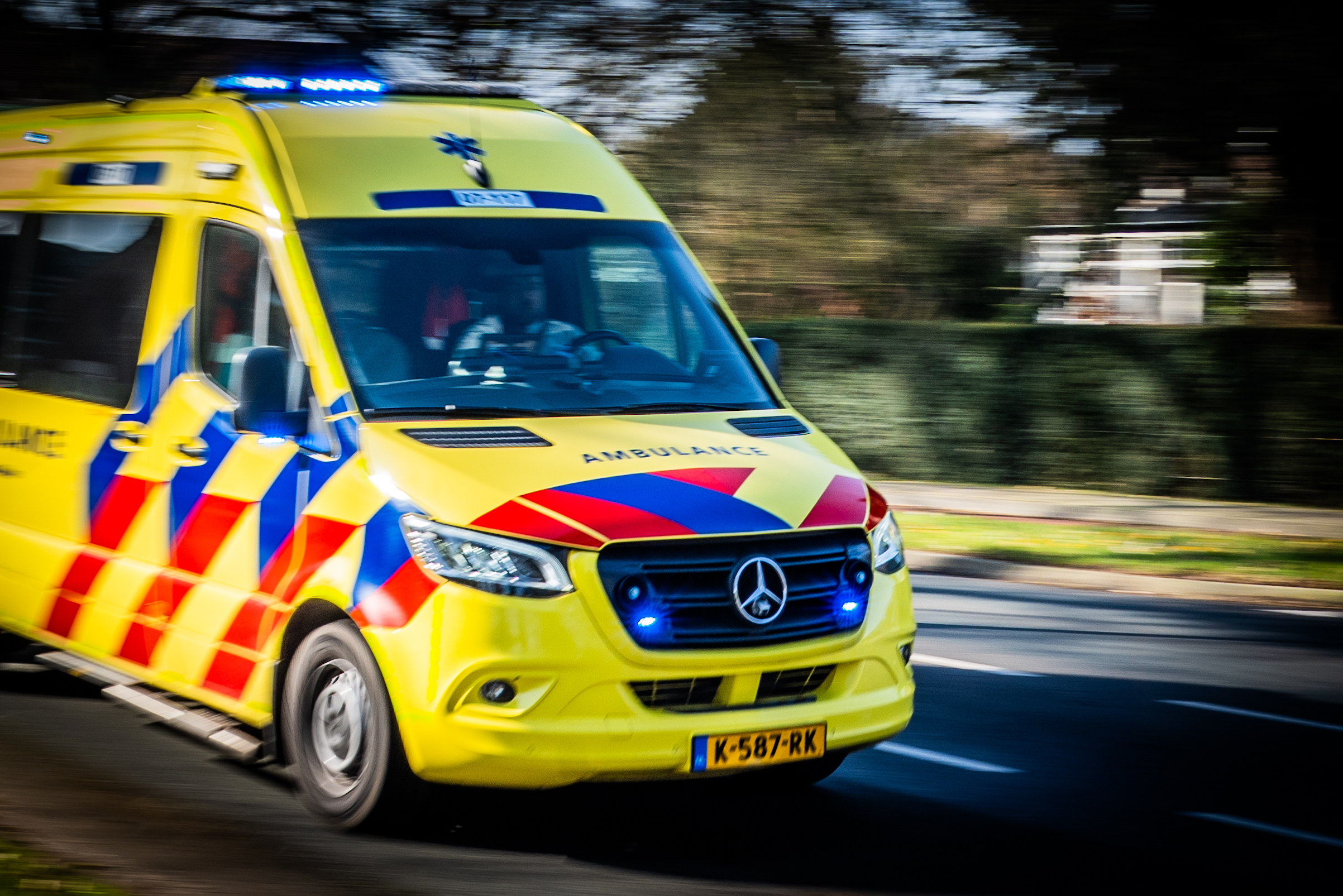 Automobilist onder invloed rijdt 6 fietsers aan, persoon aangehouden