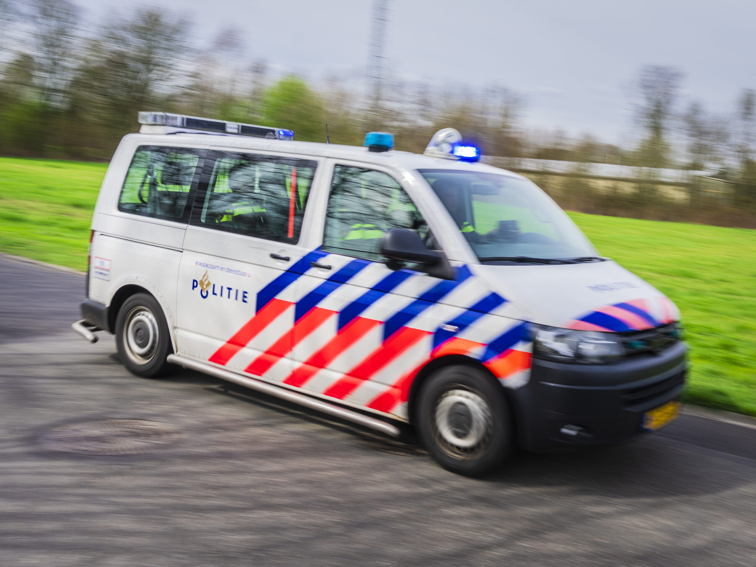 Vrouw (30) aangehouden na dollemansrit en slaat agent na aanhouding