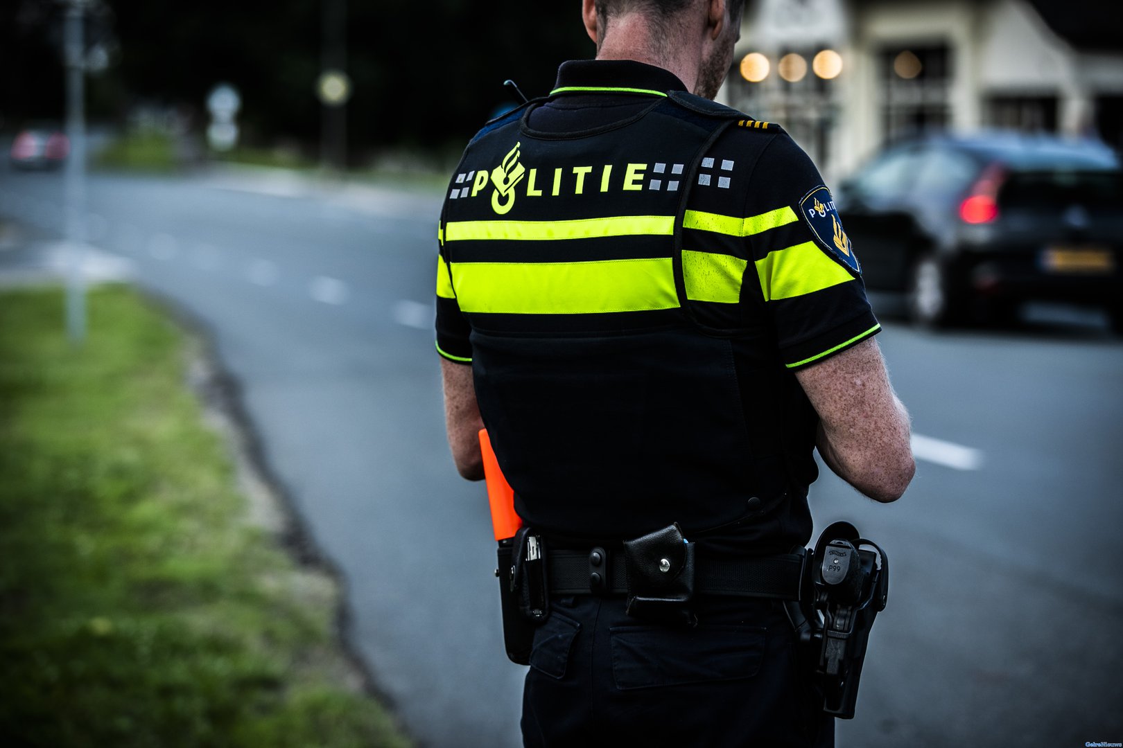 Twee mannen aangehouden na grootschalige politieactie en doorzoekingen
