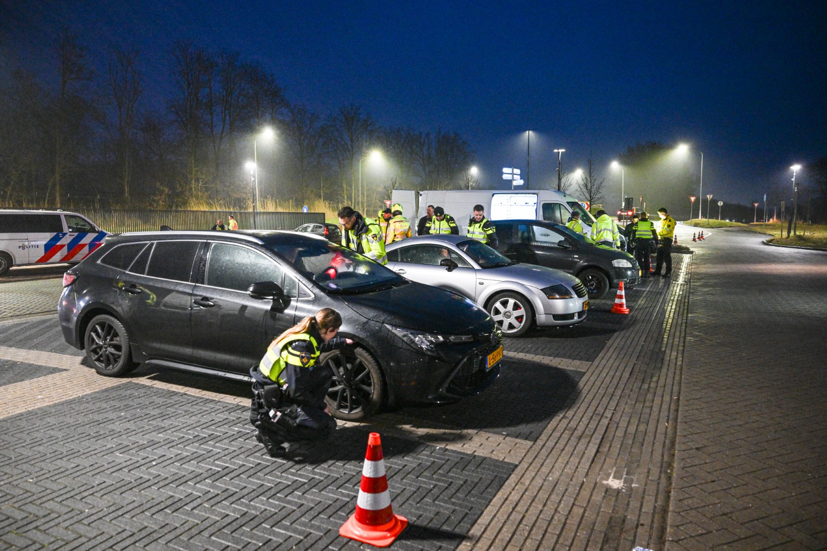 Politiecontrole langs snelweg levert boetes, drugs en openstaande schulden op