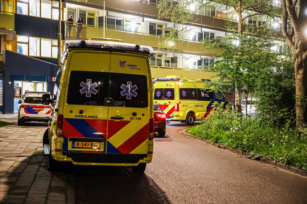 Zwaargewonde door steekpartij, traumahelikopter geland