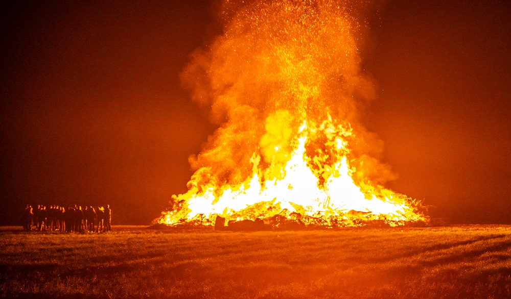 Toch ‘illegaal paasvuur’ aangestoken, brandweer grijpt niet in