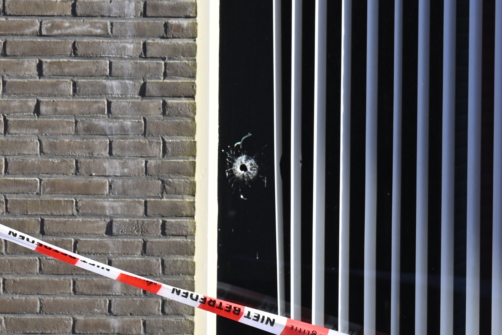 Gewonde nadat er op woning wordt geschoten