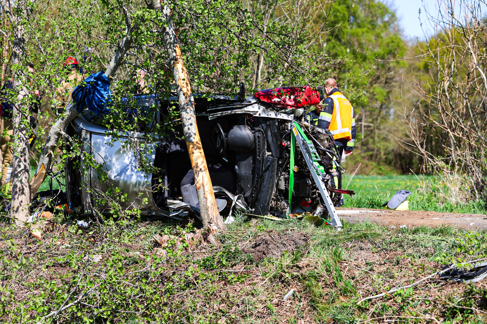 UPDATE: Tieners en 19-jarige gewond bij zware crash