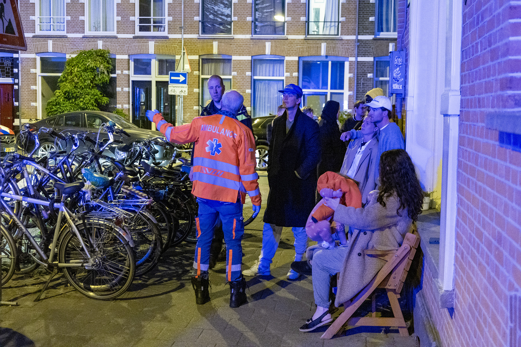 Grote brand op dak aan de Gerard Brandtstraat in Amsterdam - 112 Nederland