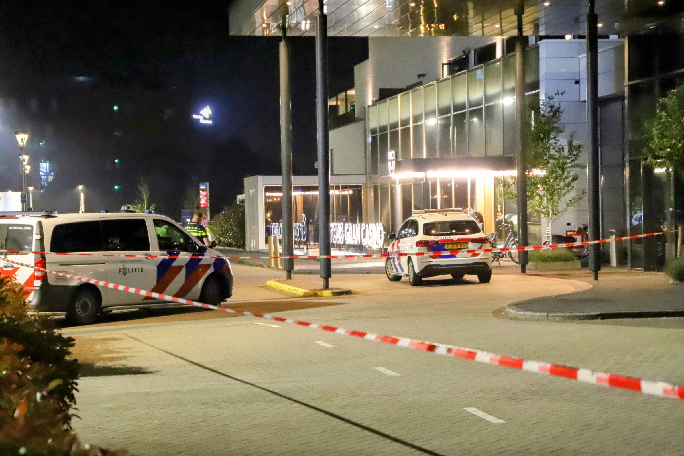 Overleden persoon aangetroffen bij Hotel Van der Valk - 112 Nederland
