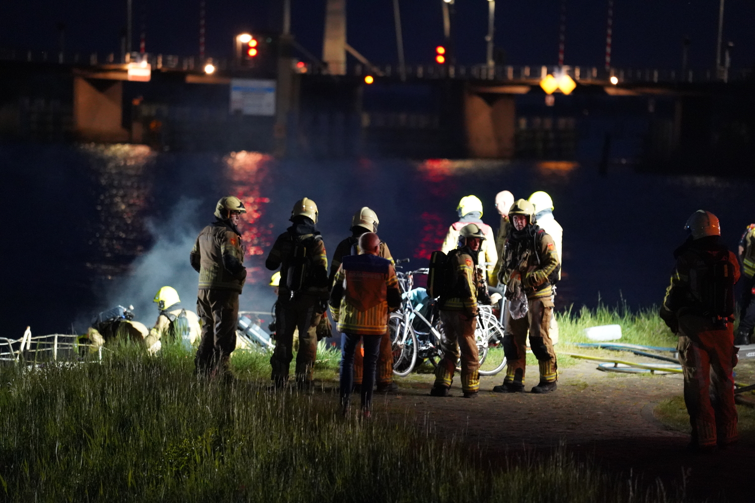 UPDATE: Dode en zwaargewonde door explosie en brand op boot