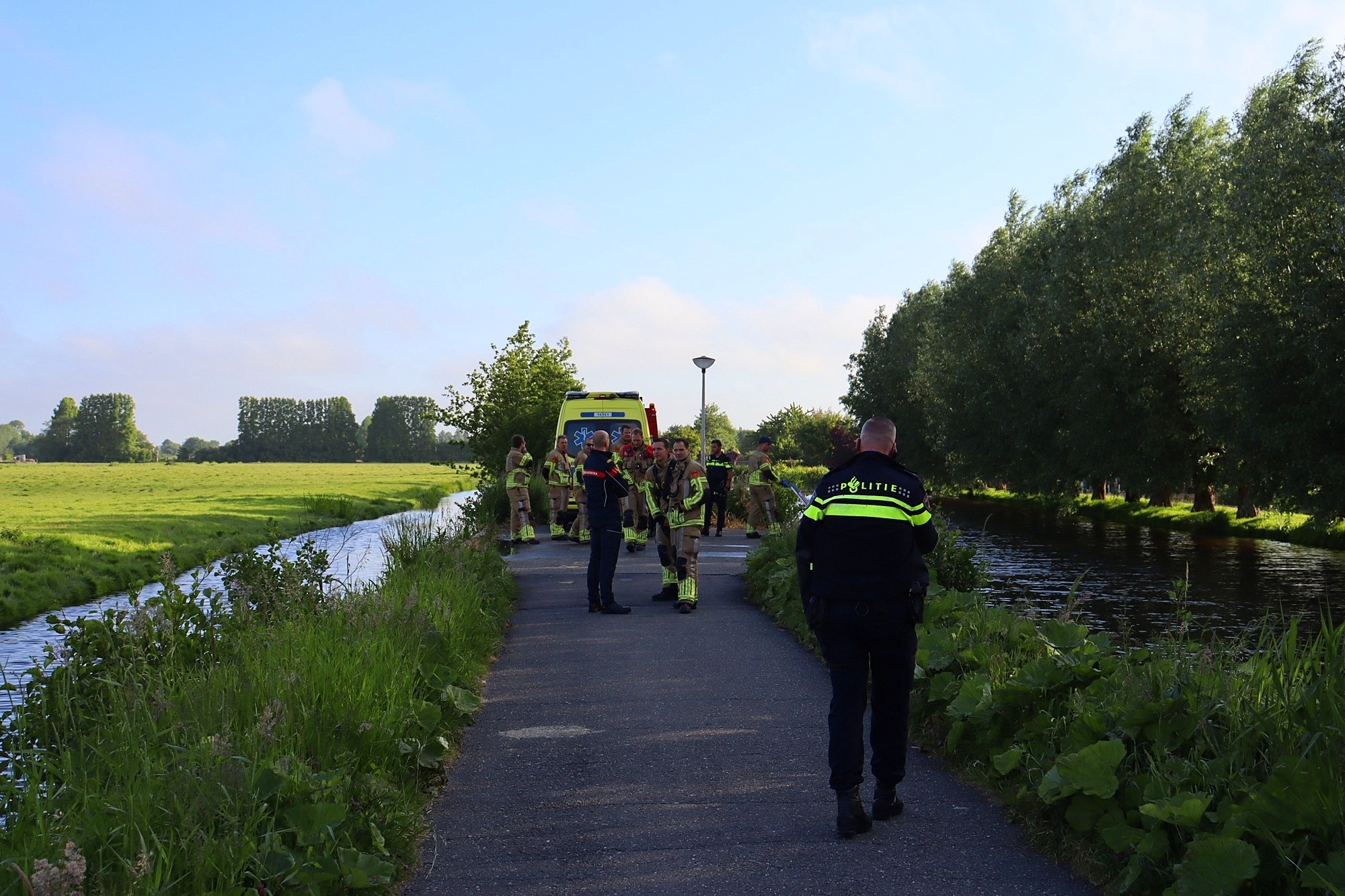 Overleden persoon aangetroffen in water Spoelwijkschedijk in Boskoop - 112 Nederland