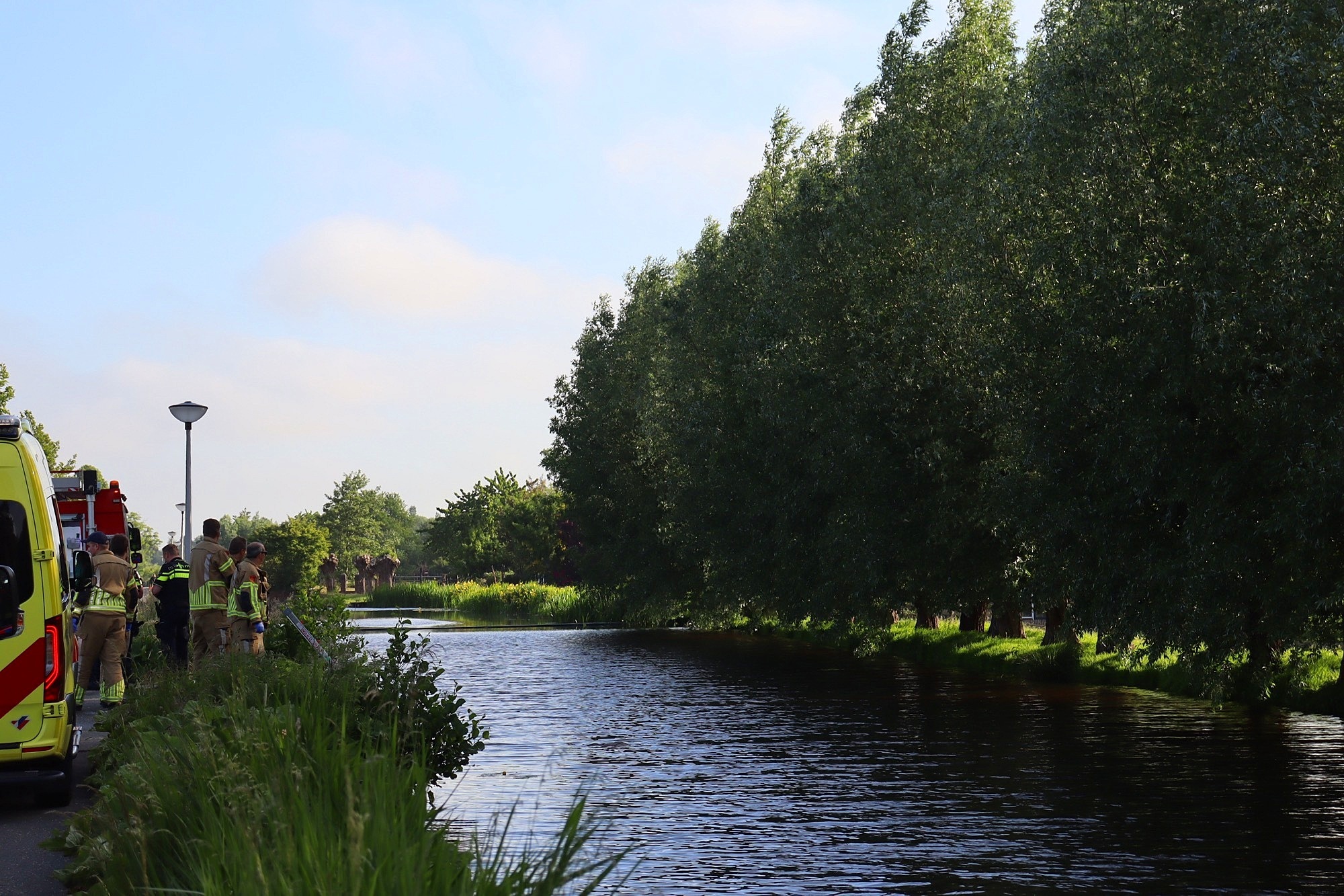 Overleden persoon aangetroffen in water Spoelwijkschedijk in Boskoop - 112 Nederland
