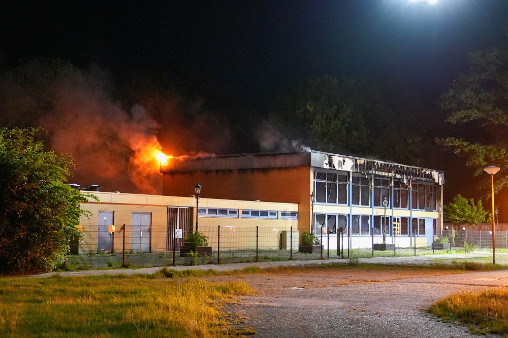 Leegstaand pand door brand verwoest