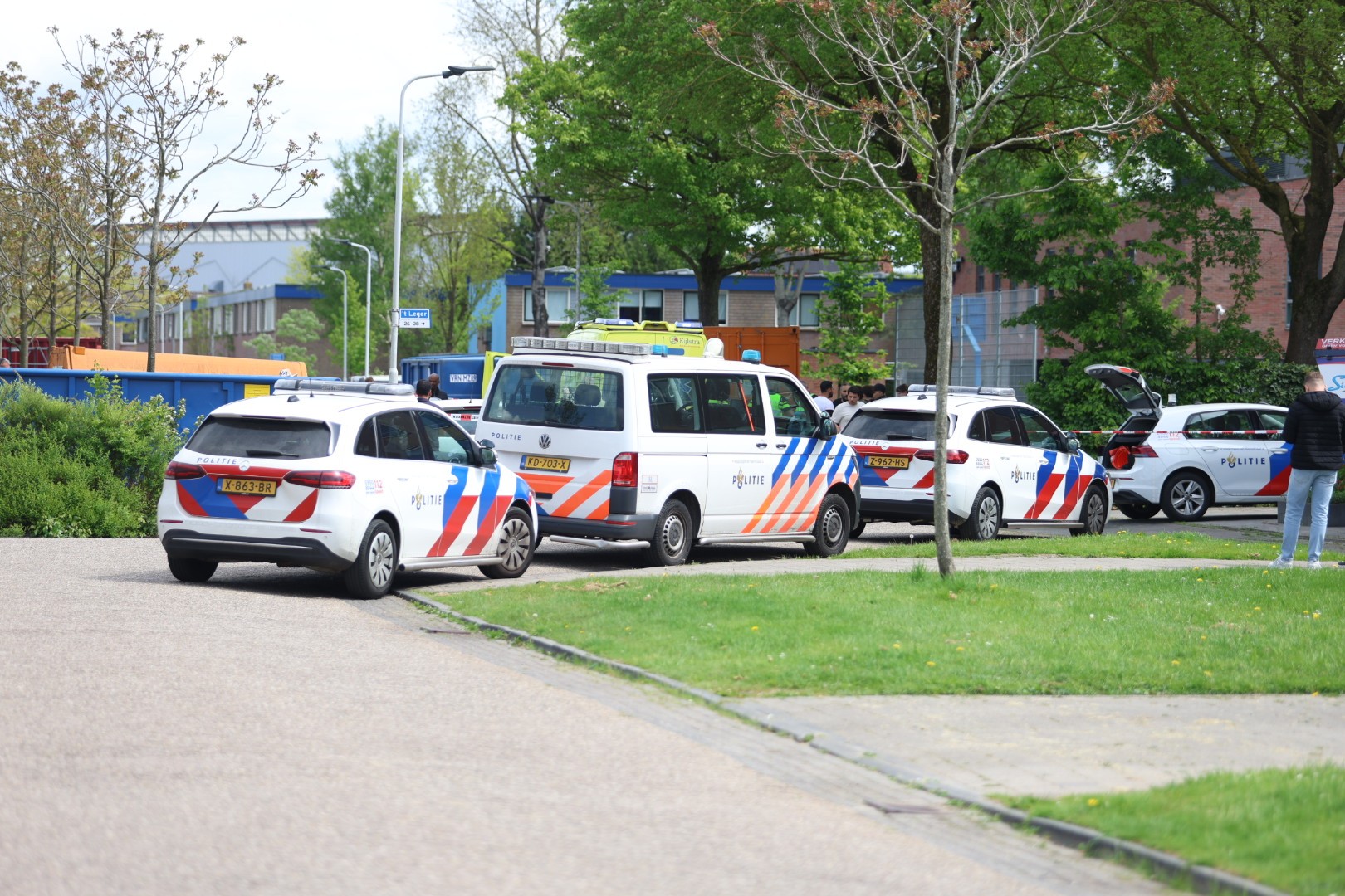 Persoon neergestoken, hulpdiensten ter plaatse