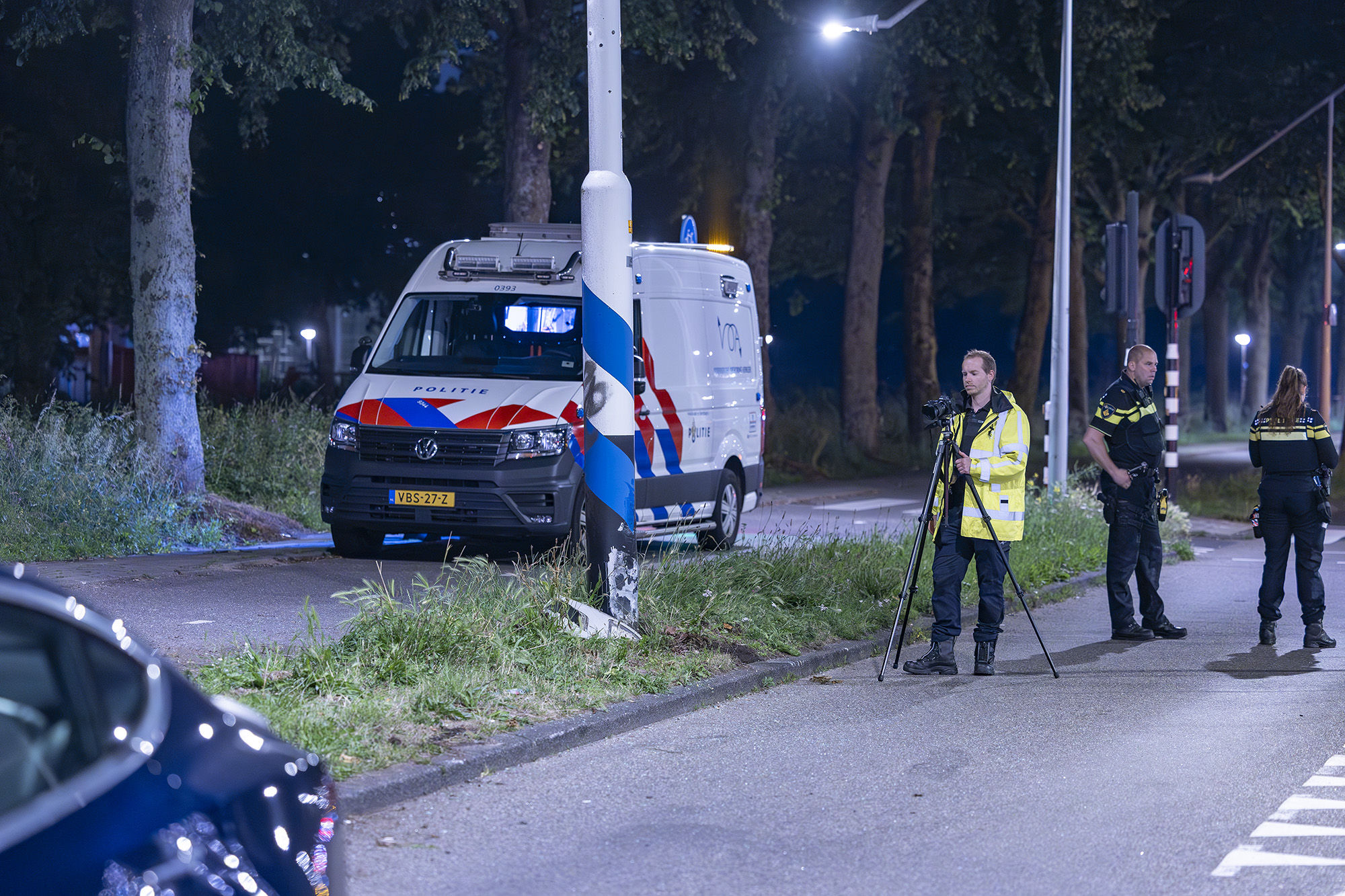 Zwaar ongeval met Tesla op de Ookmeerweg in Amsterdam - 112 Nederland