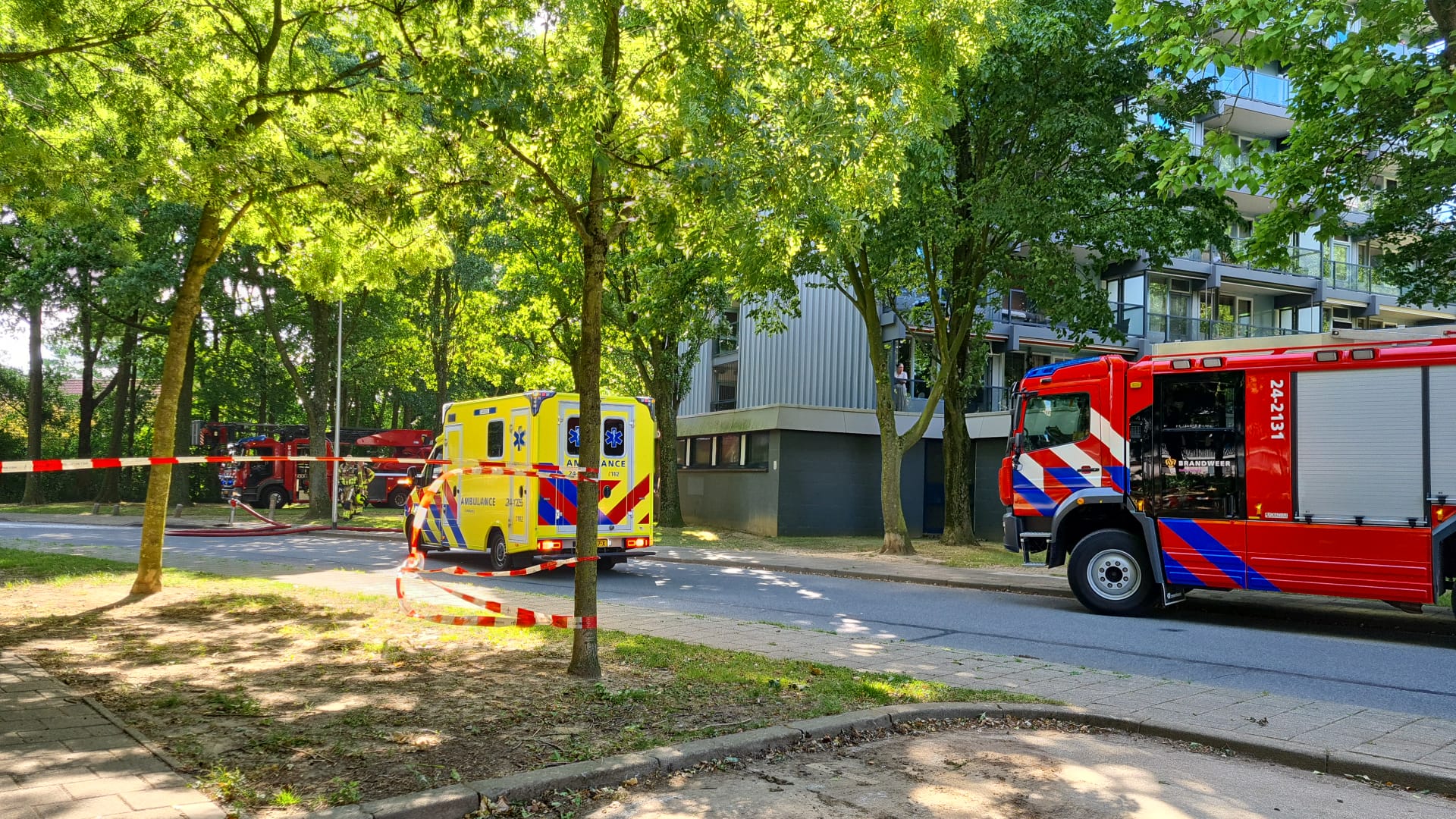 Brand in flatgebouw, slachtoffer gereanimeerd
