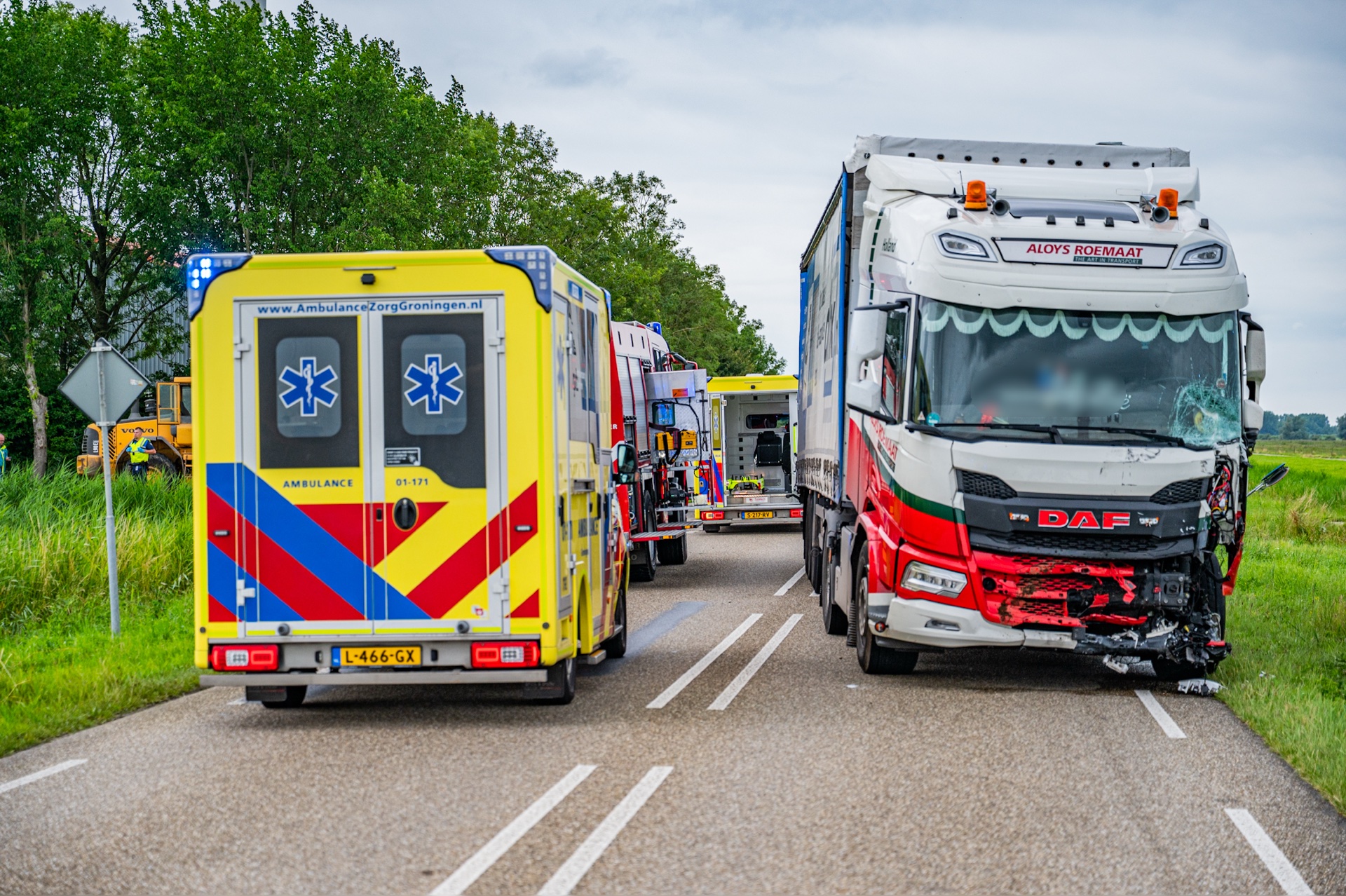 Man (77) overleden bij ongeluk met vrachtwagen