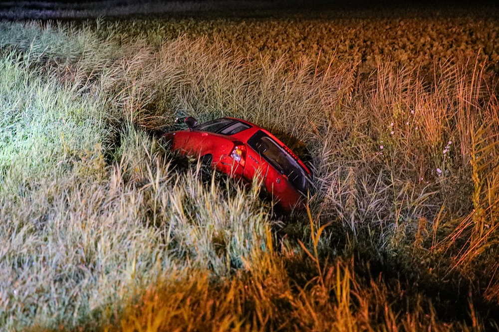 Automobilist verliest macht over stuur en belandt in sloot