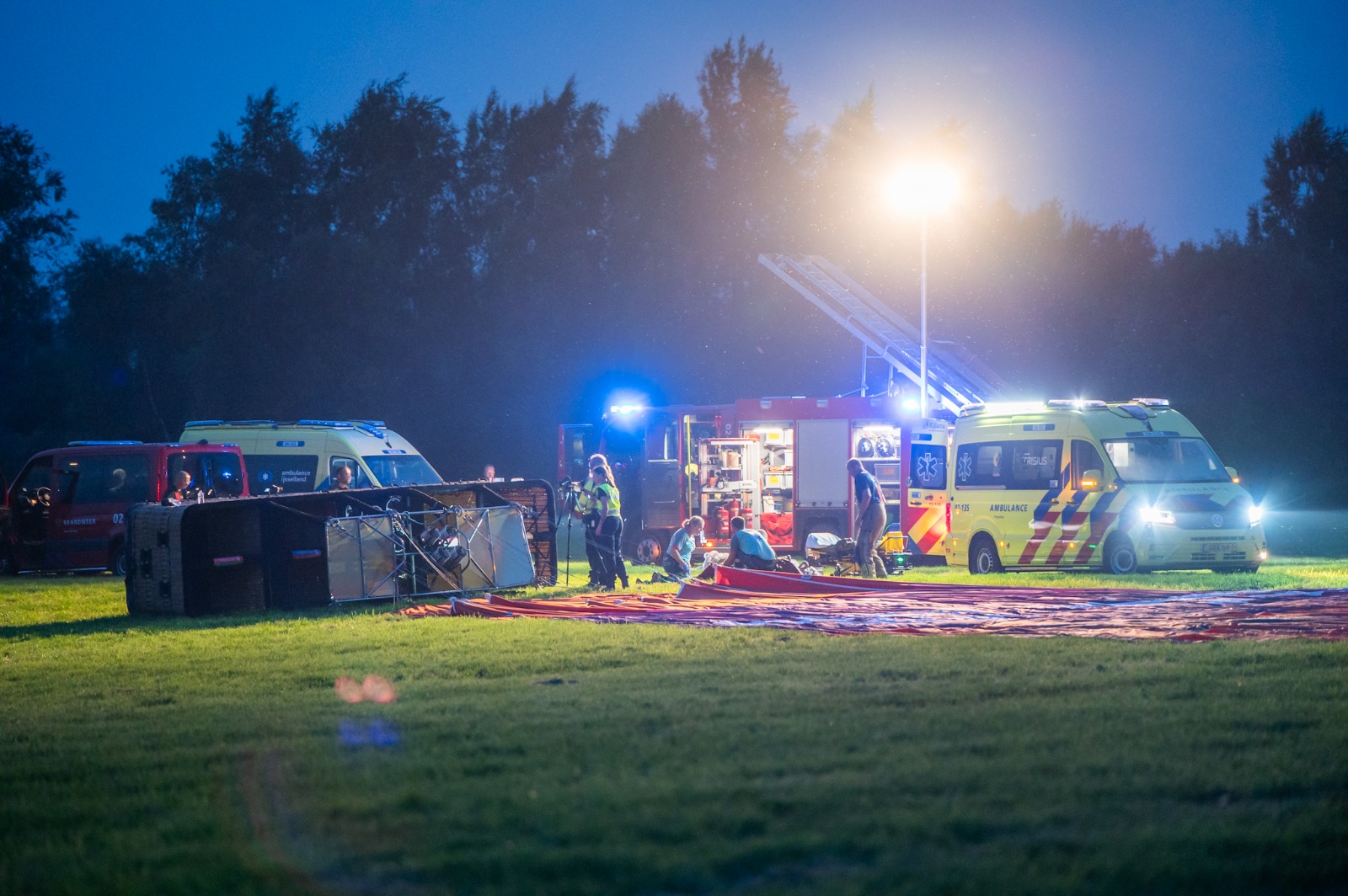 UPDATE: Luchtballon neergestort: Één dode en vijf gewonden