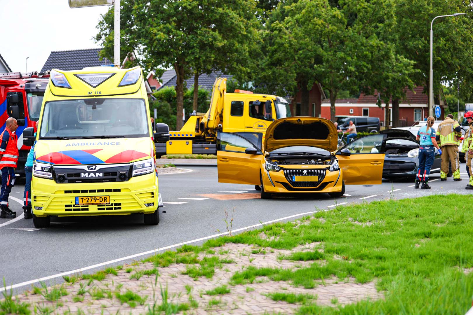 Ernstig gewonde nadat twee voertuigen botsen