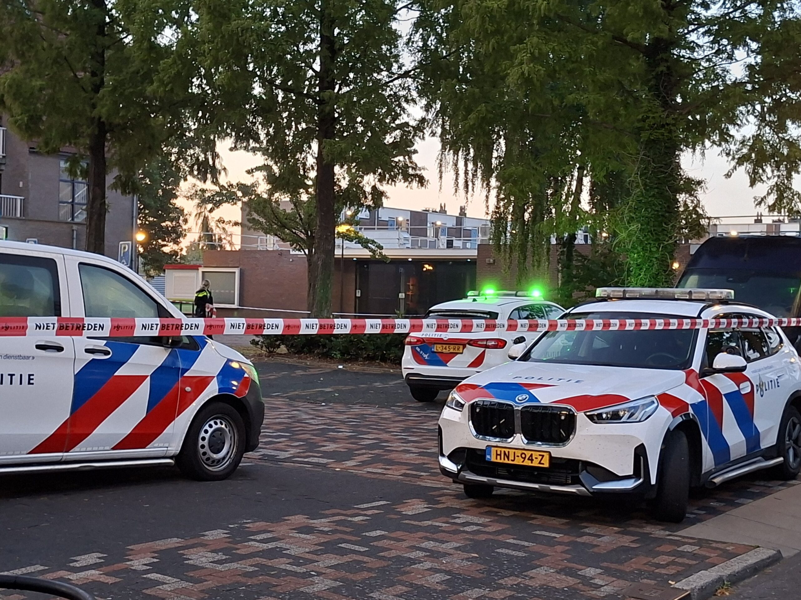 Omgeving winkelcentrum afgezet: mogelijk explosief gevonden