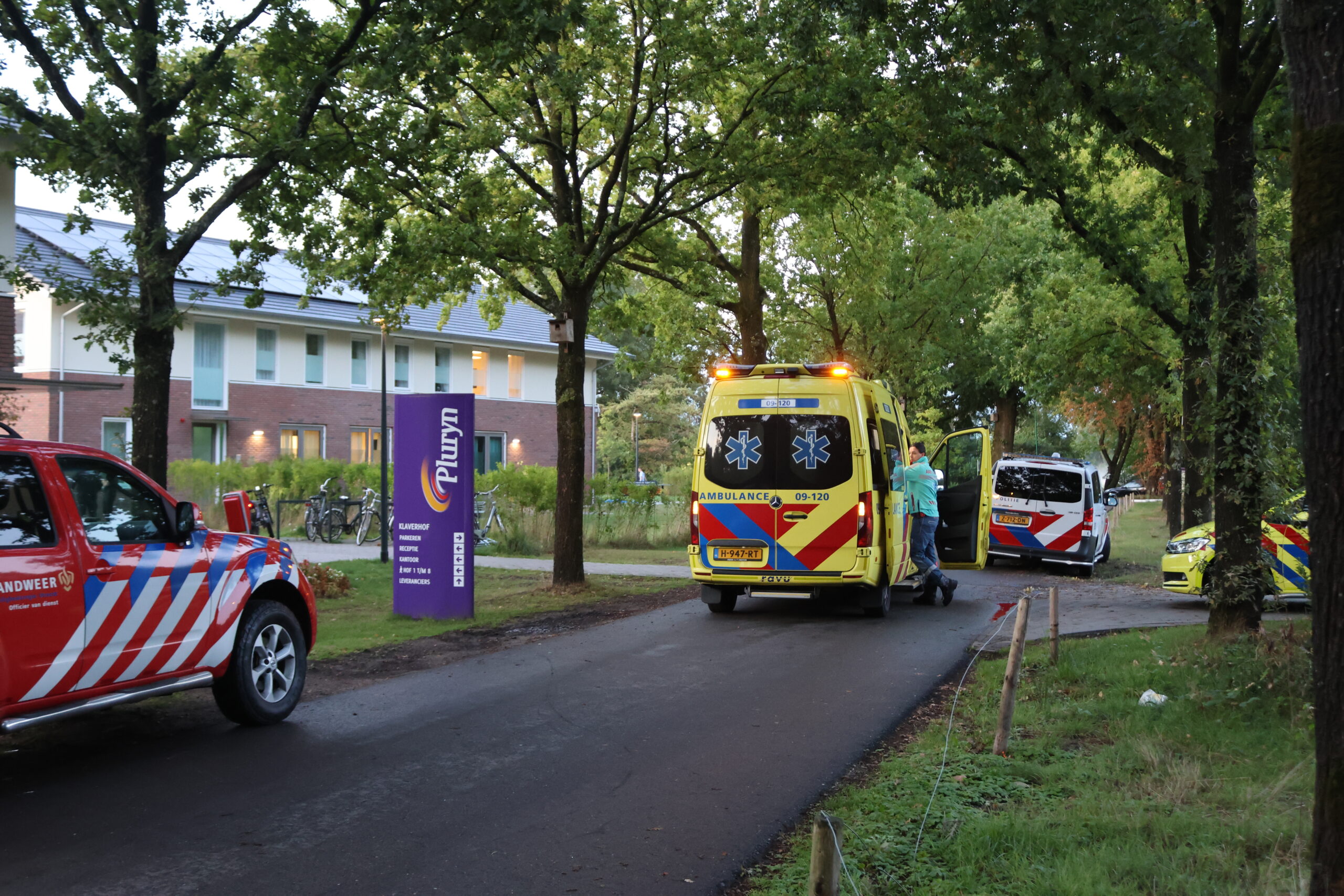Bewoner van zorginstelling raakt gewond bij brand: tientallen bewoners geëvacueerd