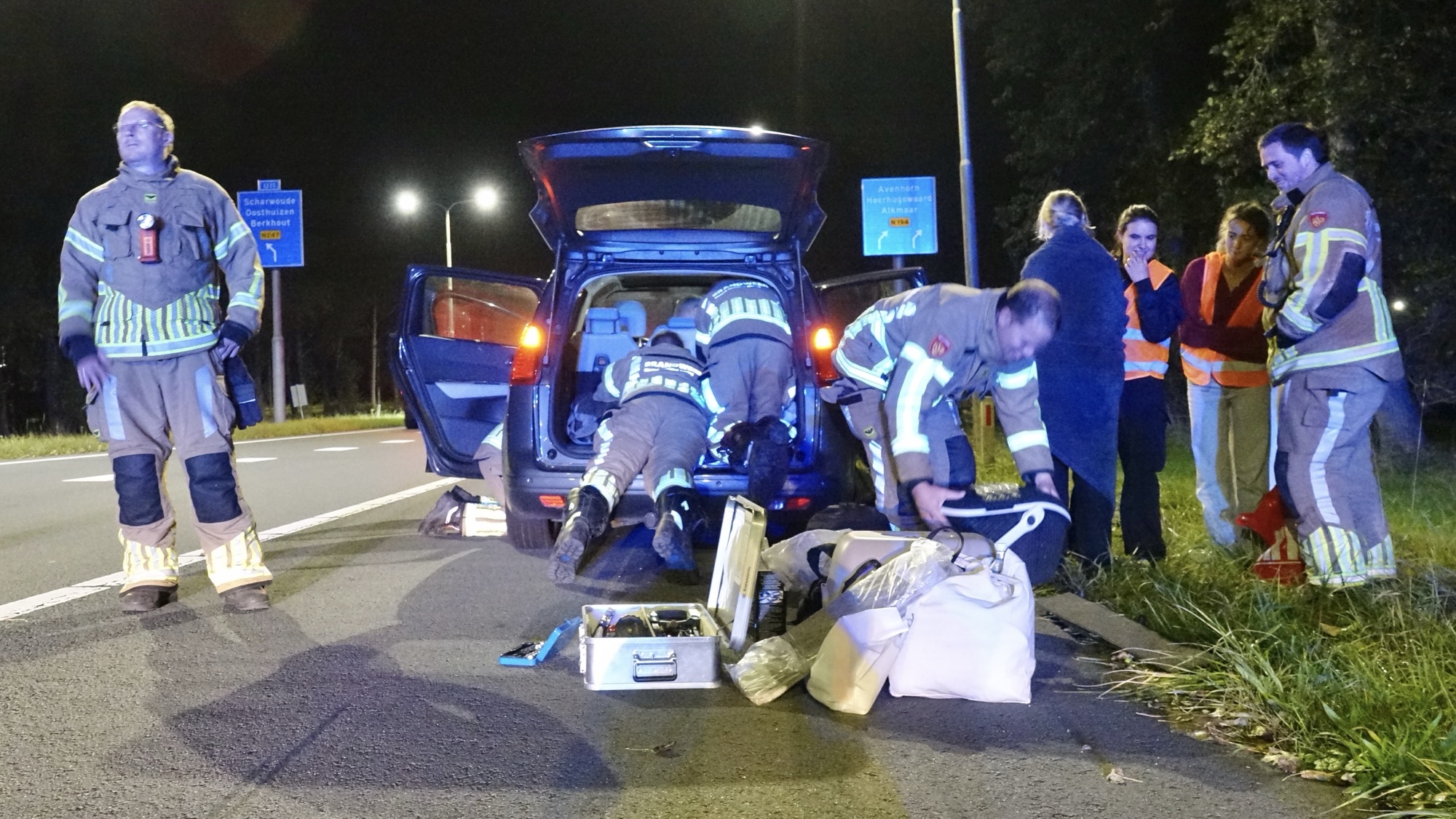 Kat vlucht uit reismand tijdens autorit op snelweg