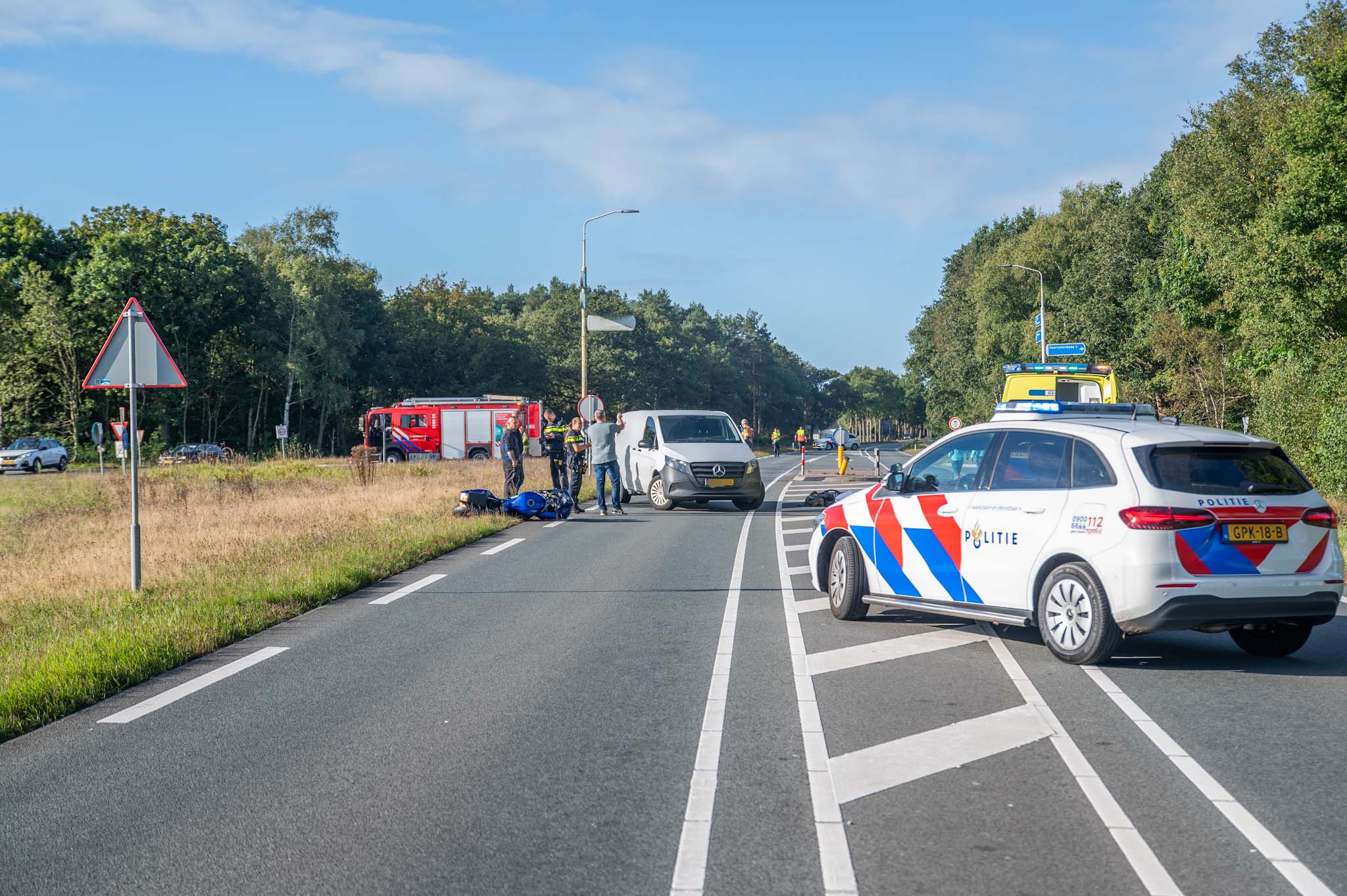 Motorrijder ernstig gewond bij aanrijding met auto