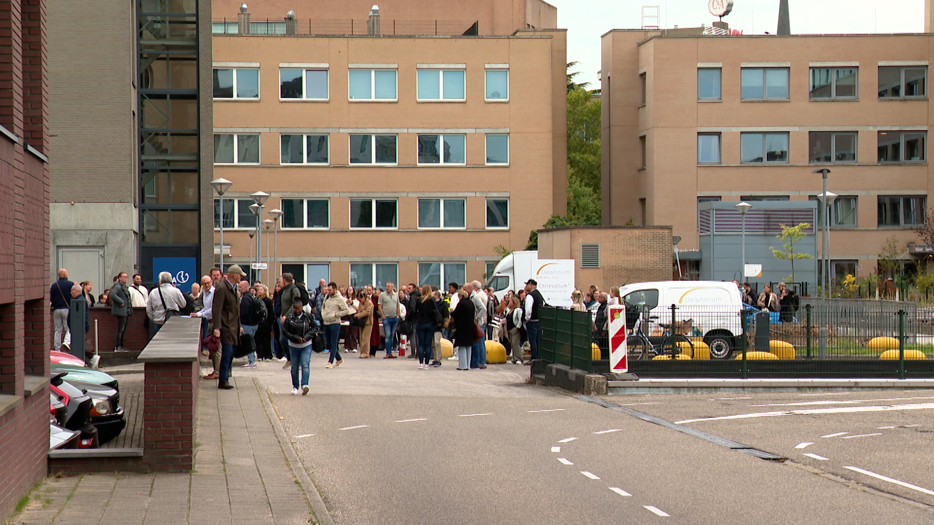 UPDATE: Bommelding blijkt vals alarm, pand en omgeving vrijgegeven